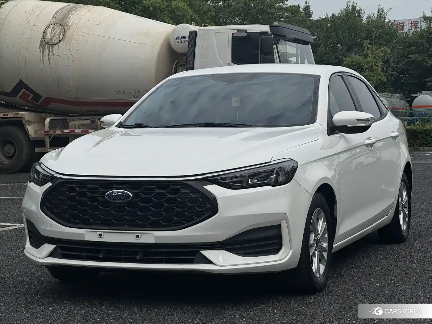Ford Escort 2021 Белый из Китая, фото 2