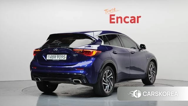 Infiniti Q30 id 3885793 из Кореи 12