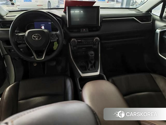 Toyota RAV4 2022 Белый из Китая, фото 2