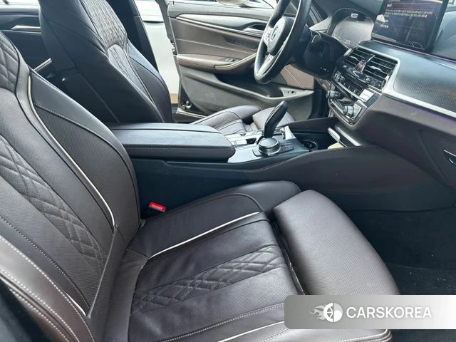 BMW 5 Series (G30) 2023 Черный из Кореи, фото 2