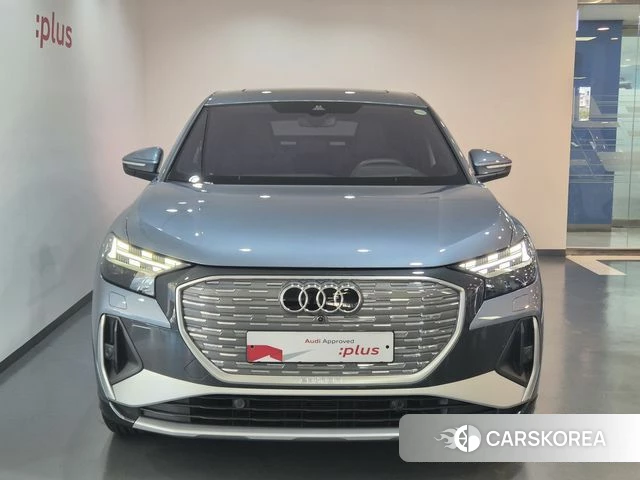 Audi Q4 e-Tron (F4) 2026 Небесно-голубой из Кореи, фото 2
