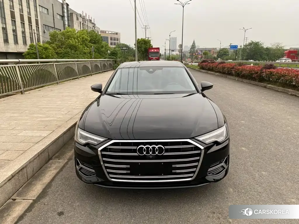 Audi A6L 2022 Черный из Китая, фото 2