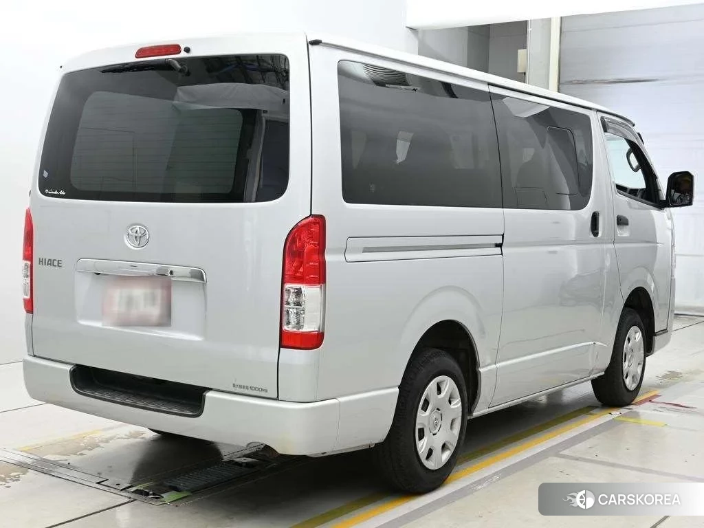 Toyota HiAce Van 2021 из Японии, фото 2