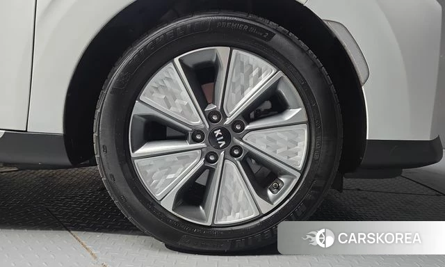 Kia Soul Booster EV id 4937445 из Кореи 13