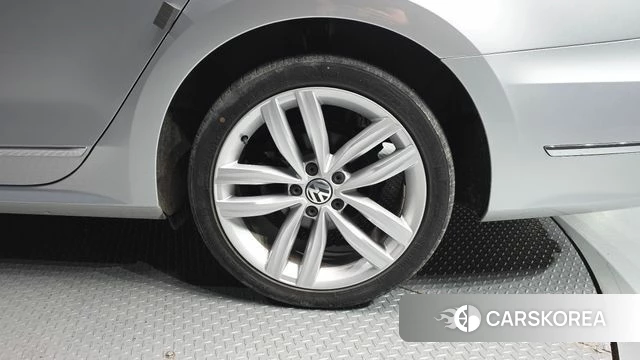 Volkswagen The New Passat id 4983127 из Кореи 13