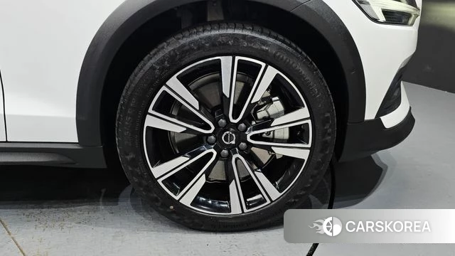 Volvo V60 Cross-Country 2nd Generation id 5038932 из Кореи 13
