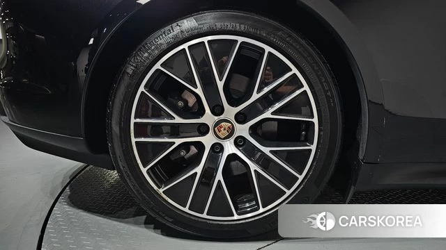 Porsche Taycan id 4921833 из Кореи 13