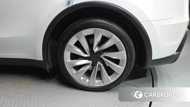 Tesla Model Y id 4757031 из Кореи 13