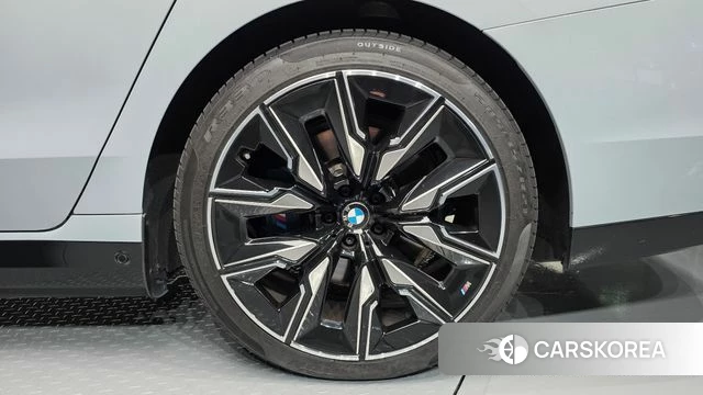 BMW i7 (G70) id 4871206 из Кореи 13