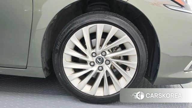 Lexus ES300h 7th generation id 4921782 из Кореи 13