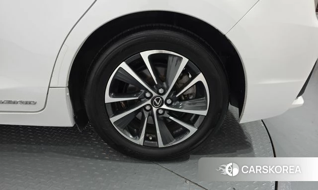 Lexus CT200h id 4944349 из Кореи 13
