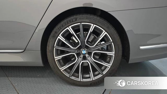 BMW 7 Series (G11) id 5028225 из Кореи 13