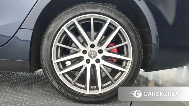 Maserati Ghibli id 5035354 из Кореи 13
