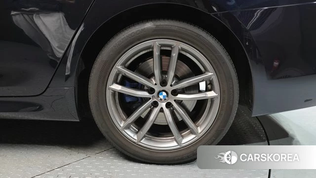BMW 5 Series (G30) id 5014099 из Кореи 13