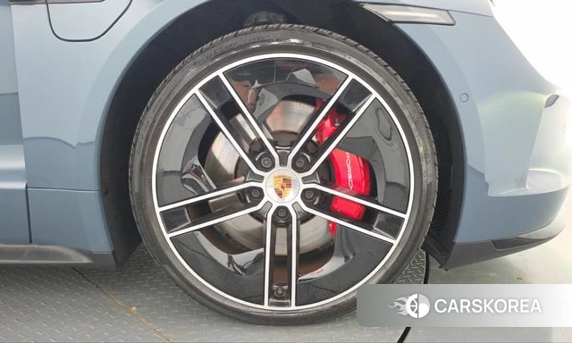 Porsche Taycan id 4980176 из Кореи 13