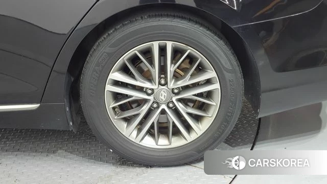 Hyundai Grandeur IG id 5018445 из Кореи 13