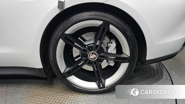 Porsche Taycan id 4987280 из Кореи 13
