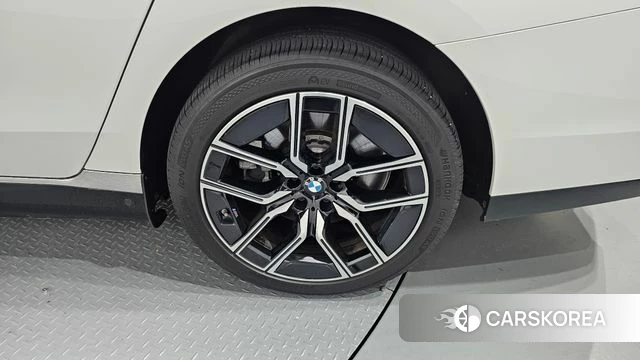 BMW i7 (G70) id 4554684 из Кореи 13