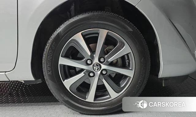 Toyota Prius C id 4967855 из Кореи 13