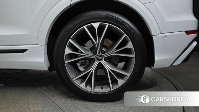 Audi Q8 (4M) id 4981519 из Кореи 13