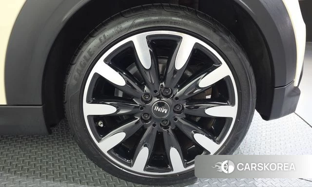 Mini Cooper S id 5040250 из Кореи 13