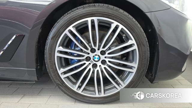 BMW 5 Series (G30) id 4959852 из Кореи 13