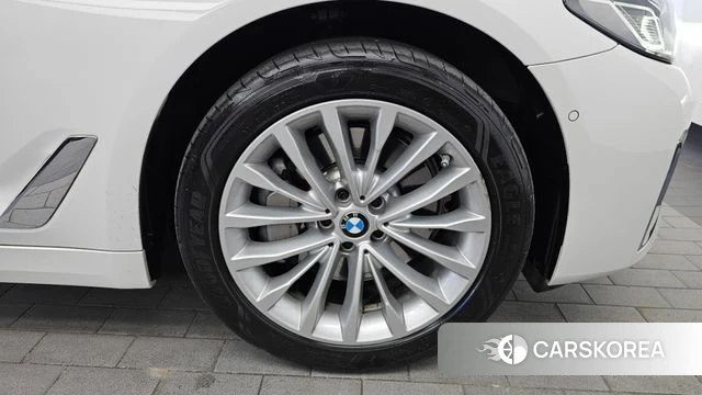 BMW 5 Series (G30) id 4943359 из Кореи 13