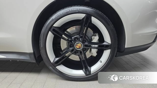 Porsche Taycan id 5016712 из Кореи 13