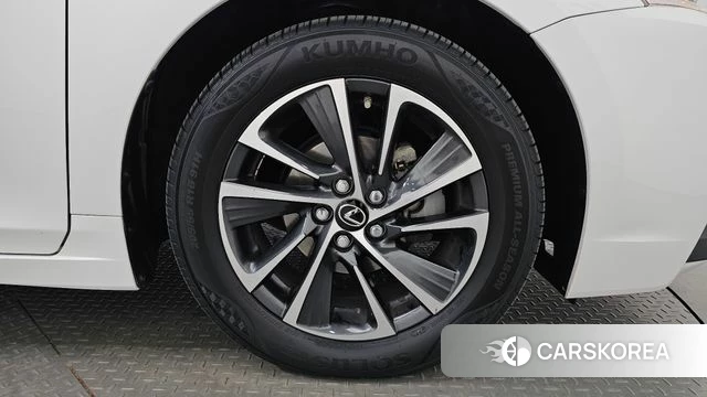 Lexus CT200h id 5018834 из Кореи 13