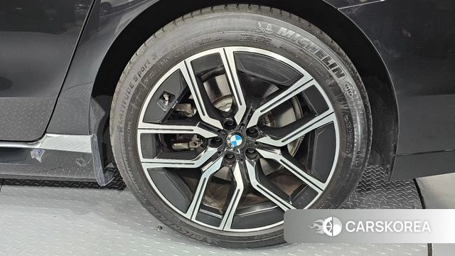 BMW i7 (G70) id 5002077 из Кореи 13