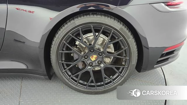 Porsche 911(992) id 4941582 из Кореи 13