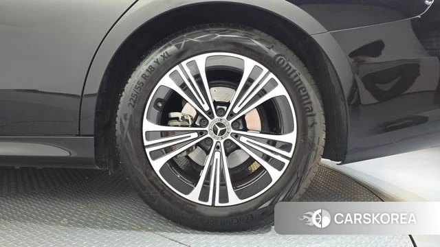 Mercedes-Benz E-Class W214 id 4957297 из Кореи 13