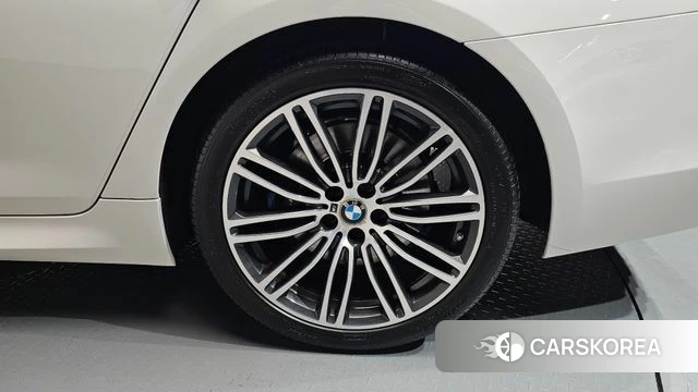 BMW 5 Series (G30) id 5035400 из Кореи 13