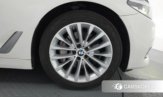 BMW 5 Series (G30) id 5041598 из Кореи 13