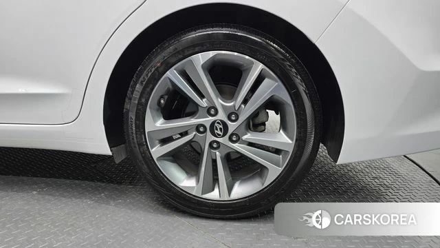 Hyundai Avante AD id 5029338 из Кореи 13