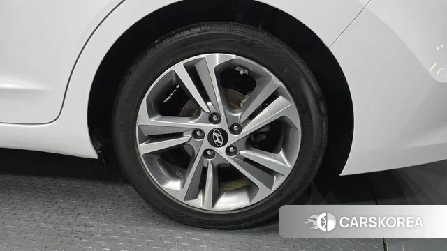 Hyundai Avante AD id 4742191 из Кореи 13