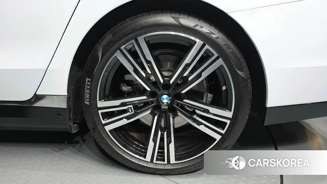 BMW 7 Series (G70) id 5020930 из Кореи 13