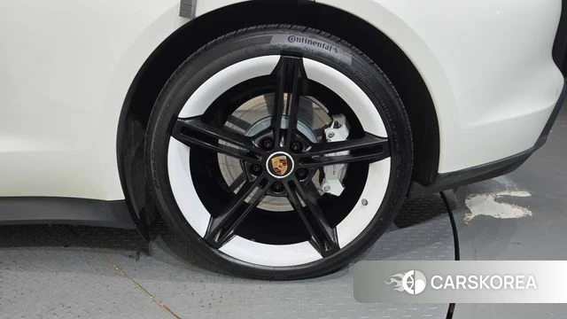 Porsche Taycan id 4943287 из Кореи 13