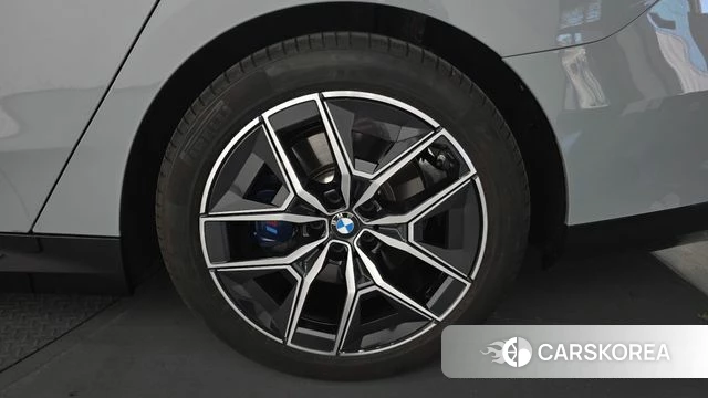 BMW 5 Series (G60) id 4984993 из Кореи 13