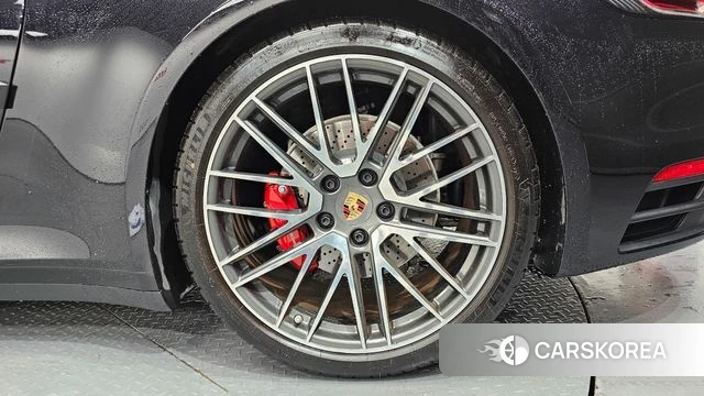 Porsche 911(992) id 4565959 из Кореи 13