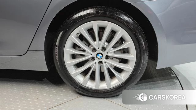 BMW 5 Series (G30) id 5035722 из Кореи 13