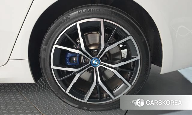 BMW 5 Series (G30) id 5017622 из Кореи 13