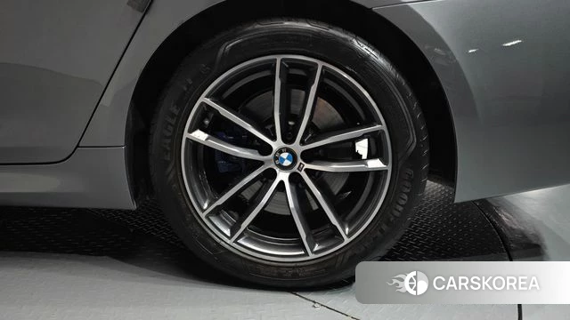 BMW 5 Series (G30) id 4996657 из Кореи 13