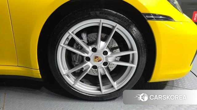 Porsche 911(992) id 5047922 из Кореи 13