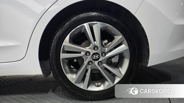 Hyundai Avante AD id 5042255 из Кореи 13
