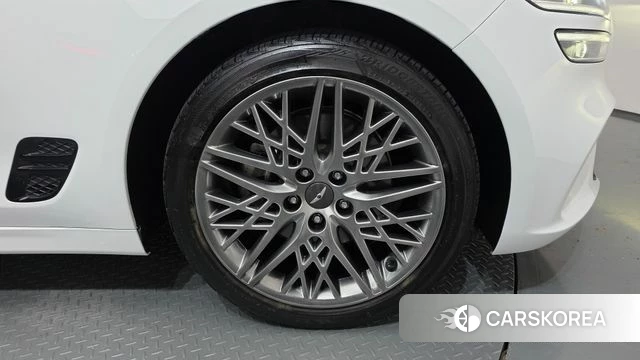 Genesis The New G70 id 4917393 из Кореи 13