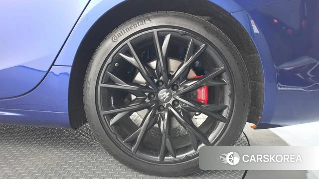 Maserati Ghibli id 4986940 из Кореи 13