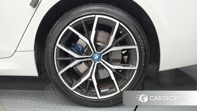 BMW 5 Series (G30) id 4991952 из Кореи 13