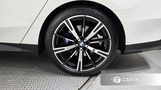 BMW 5 Series (G60) id 5021425 из Кореи 13