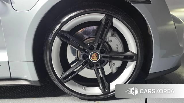 Porsche Taycan id 4923256 из Кореи 13
